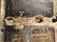 古い井戸の修理・メンテナンス：引き上げたケーシングパイプ：溶接不良による水食